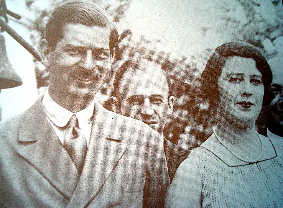 M Lupescu