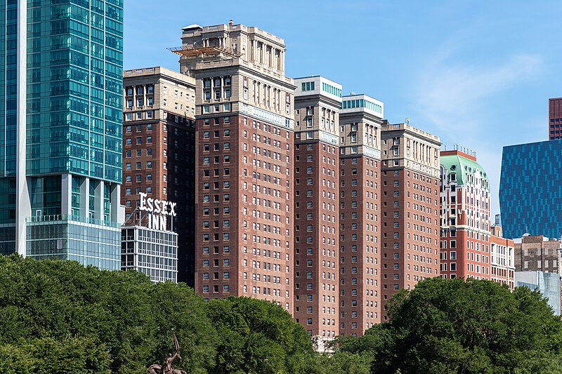 MacArthur Hilton