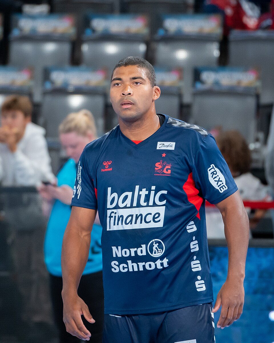 Mads Mensah Larsen