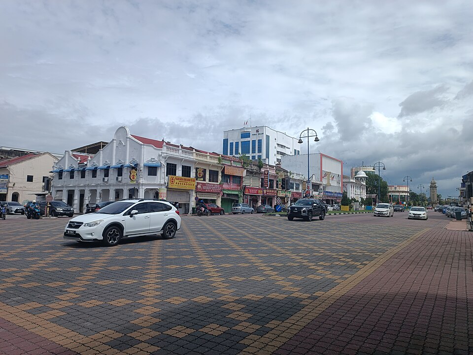 Maktab direktori