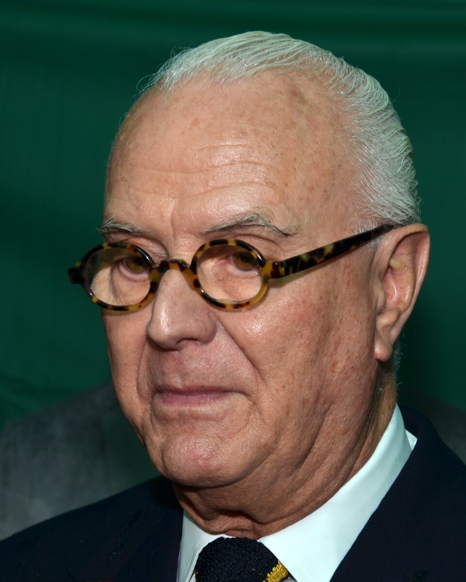Manolo Cruz