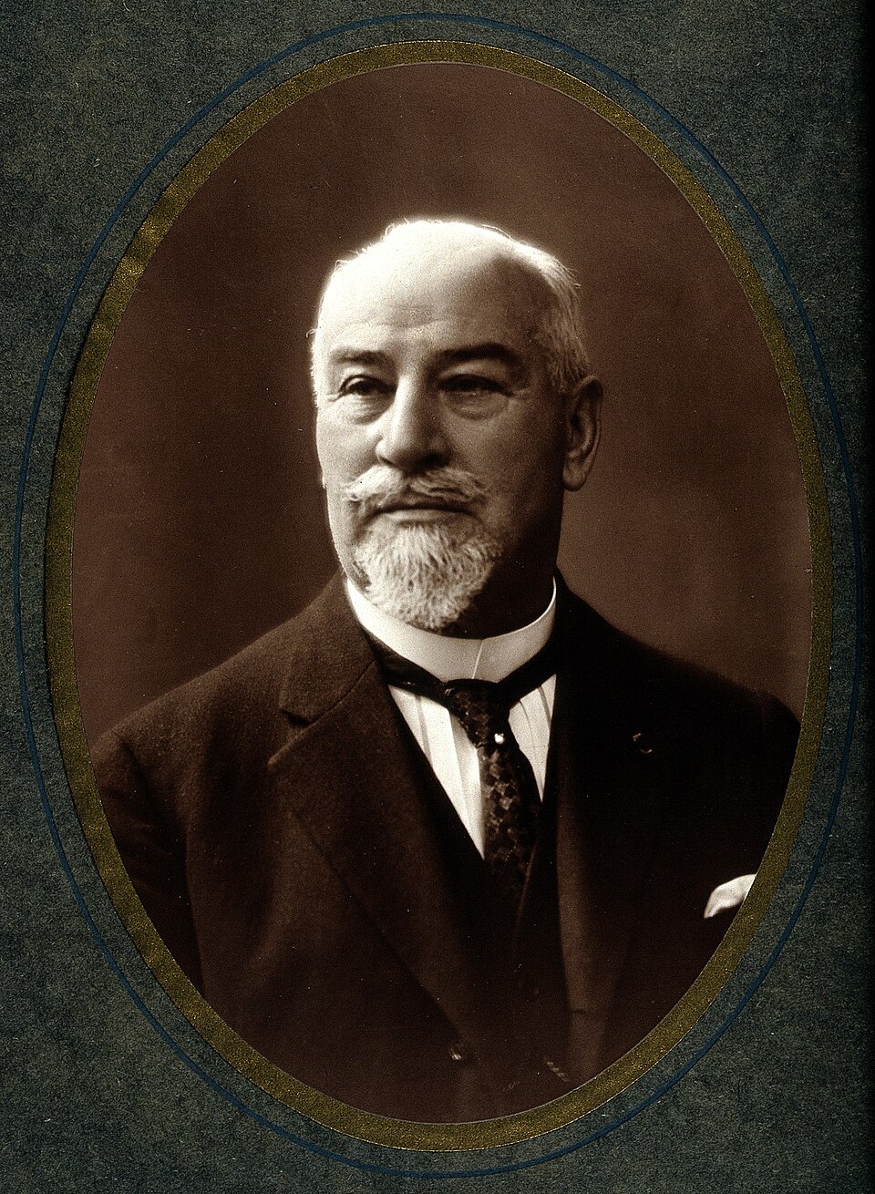 Manuel Moure