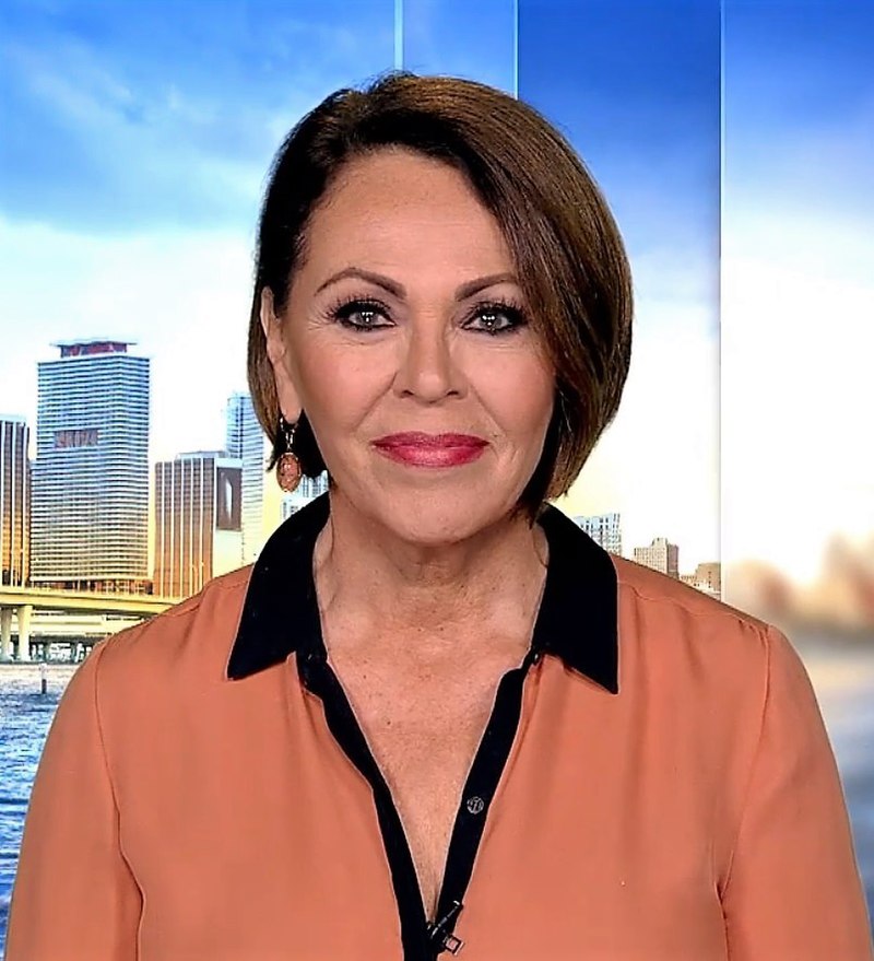 María Salinas