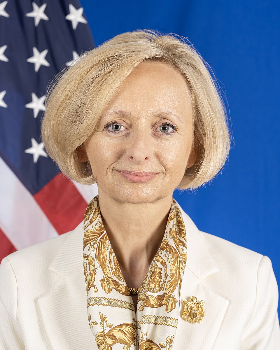 Martina Strong