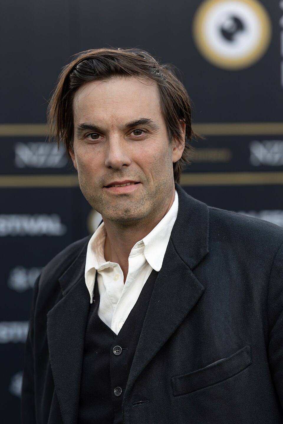 Max Simonischek