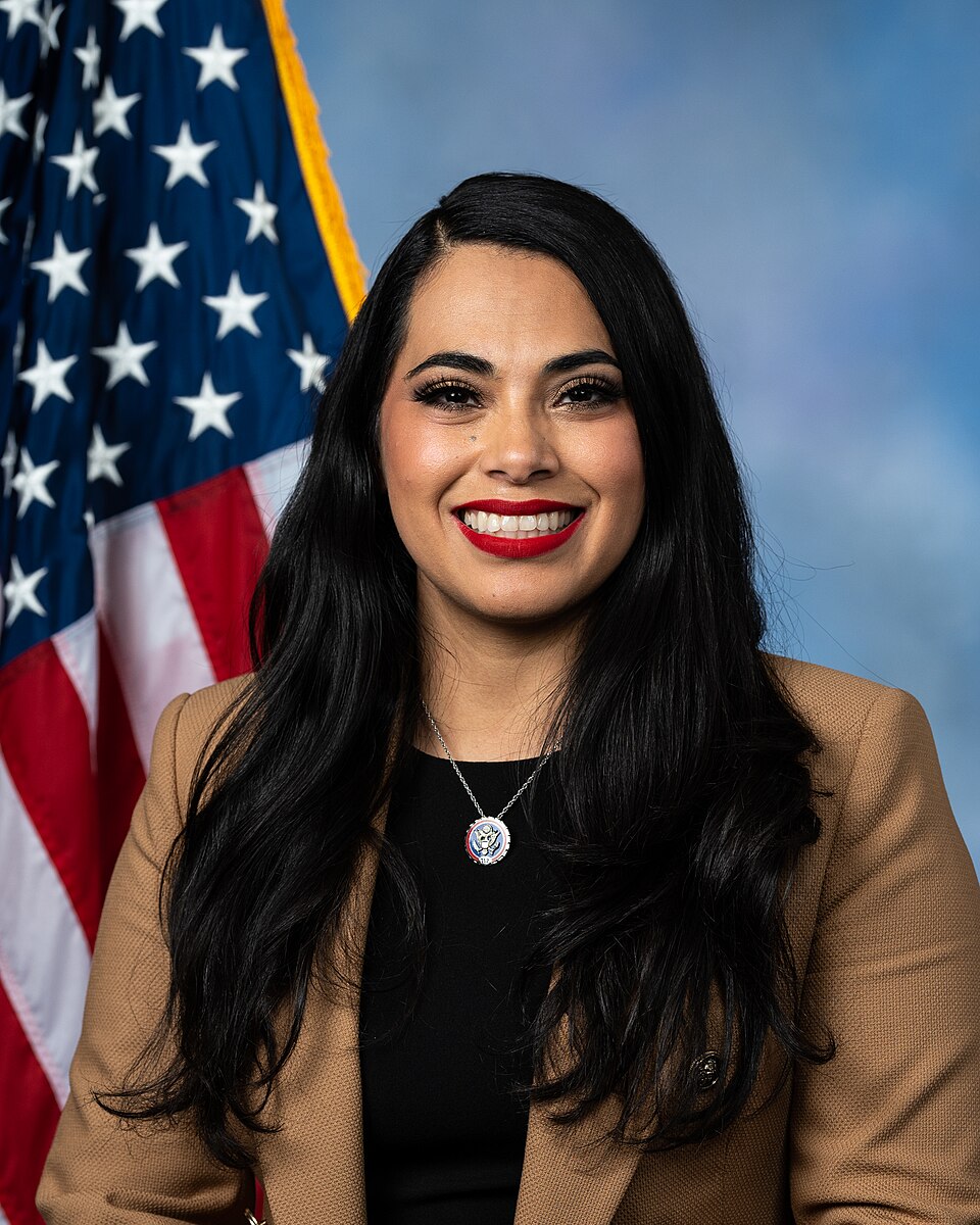 Mayra D G