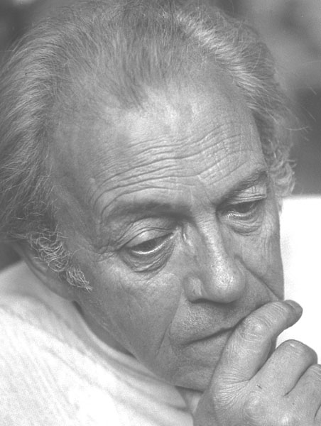 Memo Makris