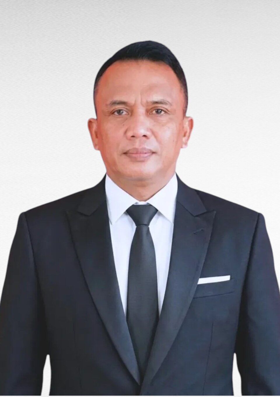 Nanik Mundur