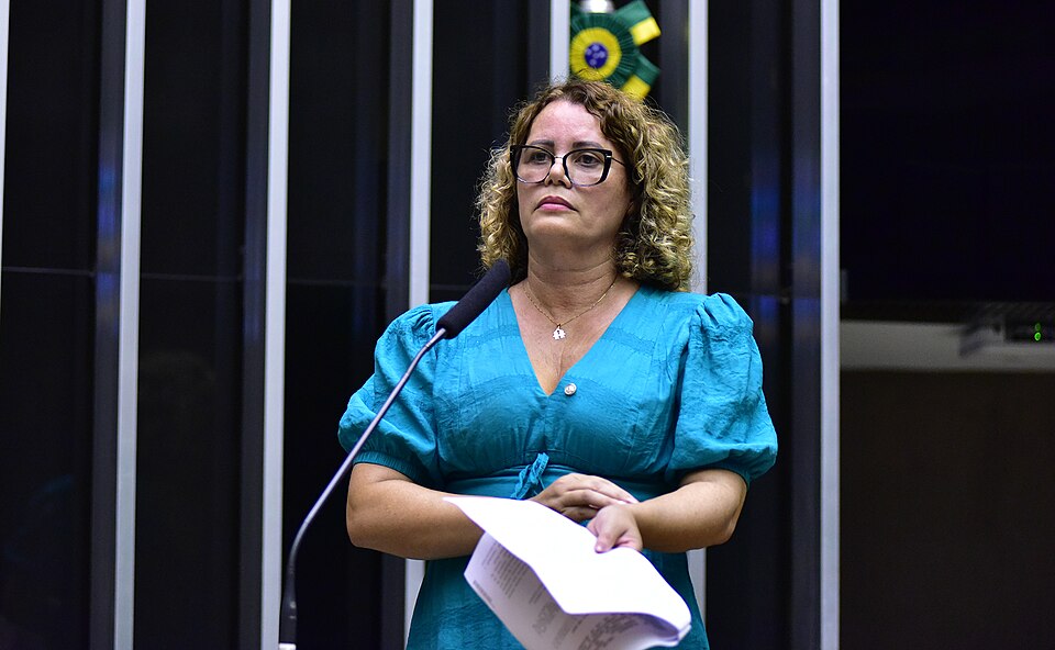 Néli Pereira