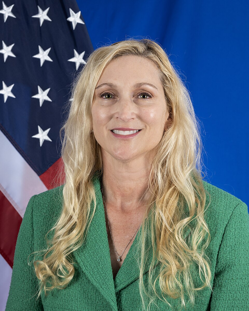 Nicole D