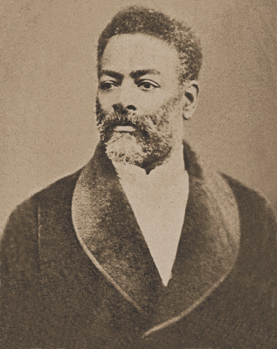 Nivia Estevam