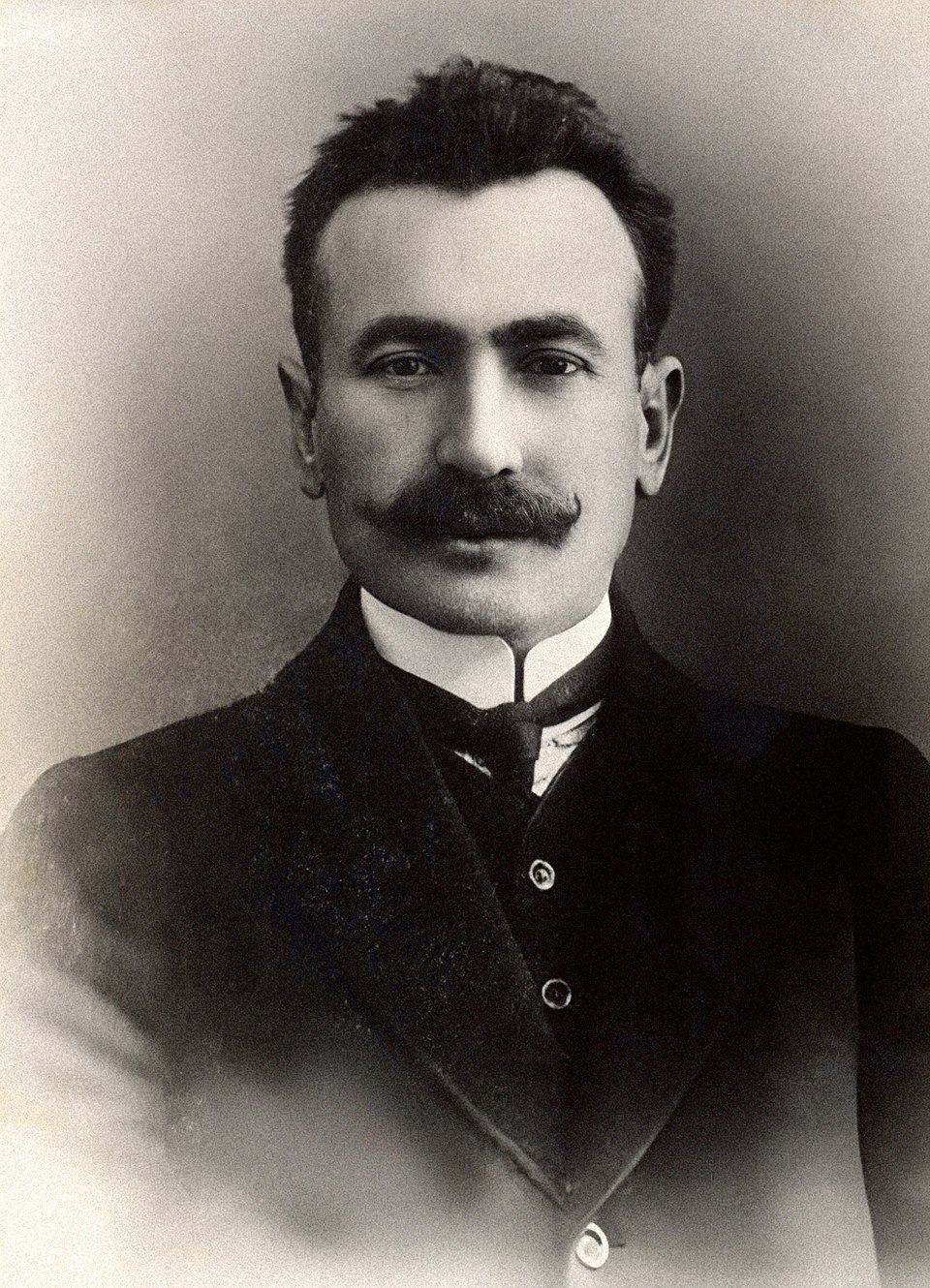 Ömər Faiq Nemanzadə