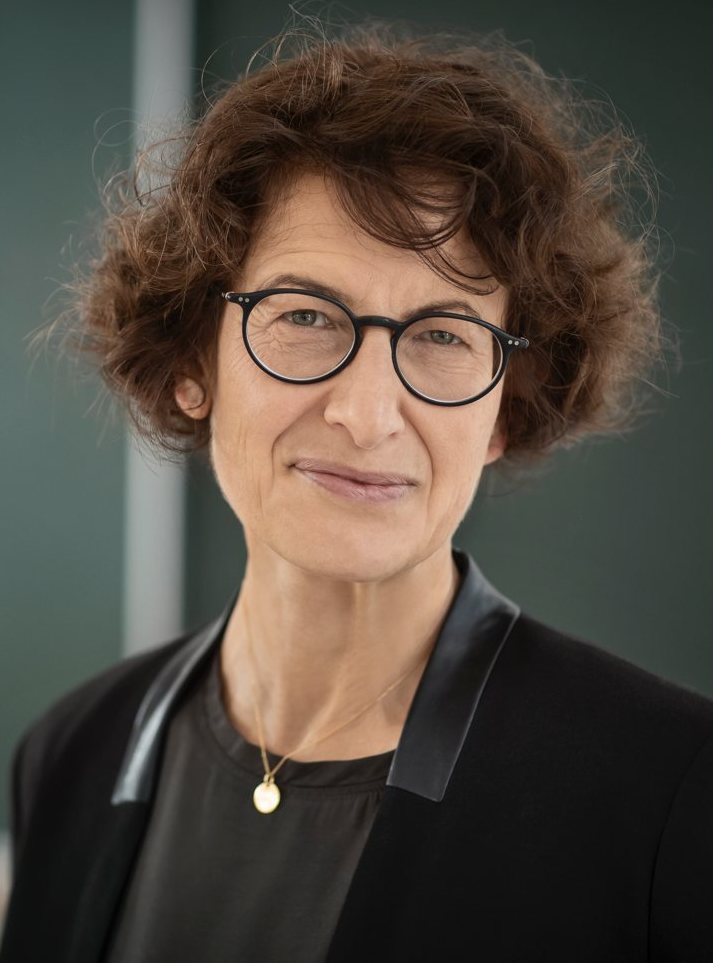 Özlem Warren