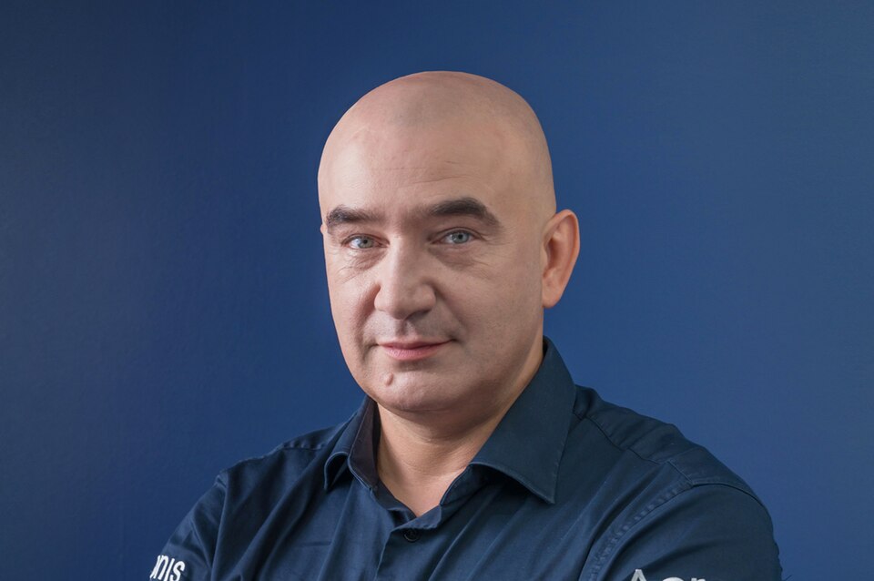 Oznur Bell