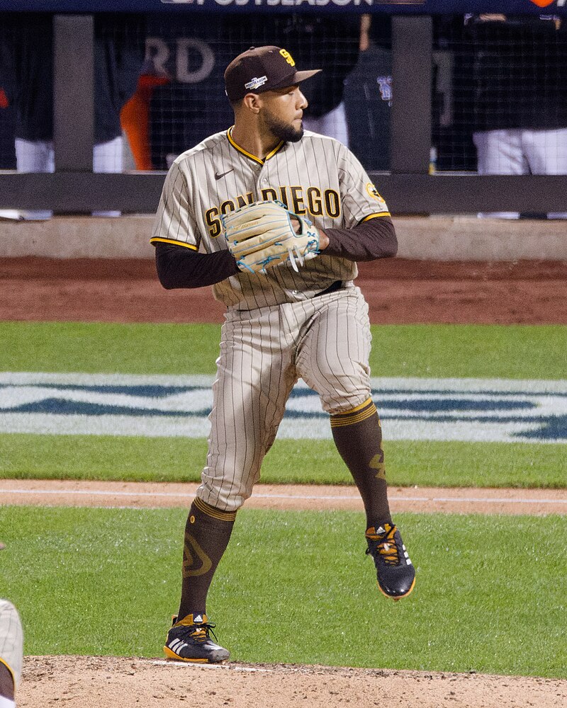 Robert Suárez