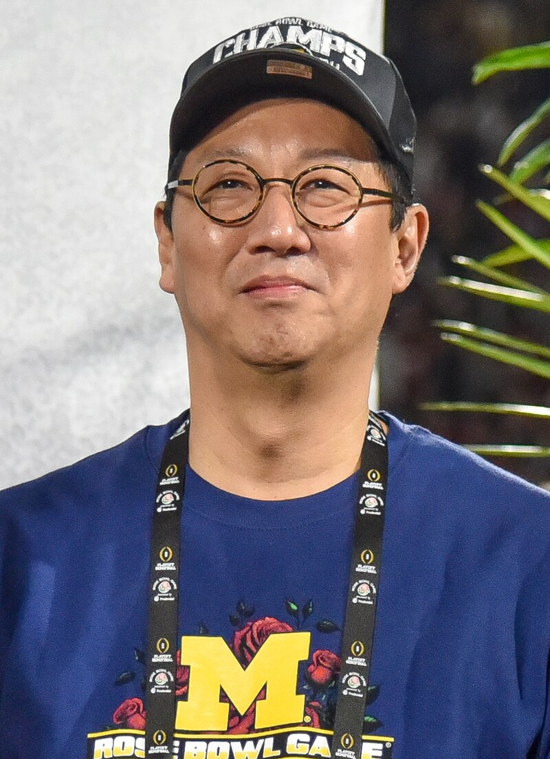 Santa Ono