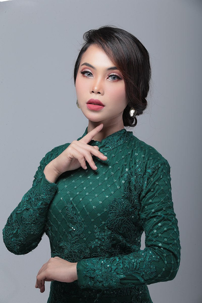 Sarah Suhairi