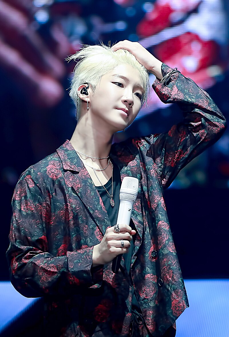 Seung-Hoon Lee