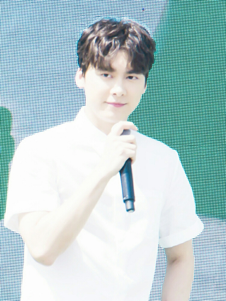 Shen Yifeng