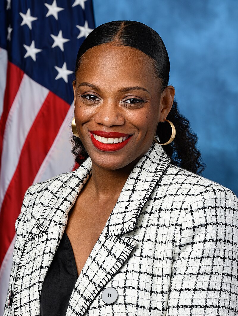 Summer Lee