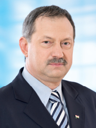 Szászfalvi László