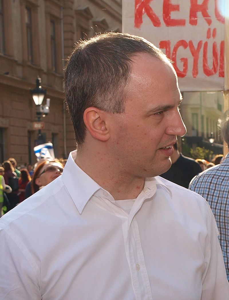 Szigetvári Viktor