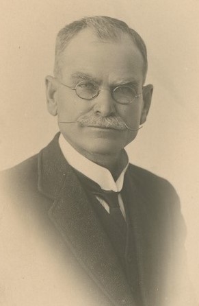 T Saunders