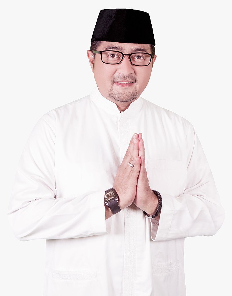 Teuku Riefky Harsya