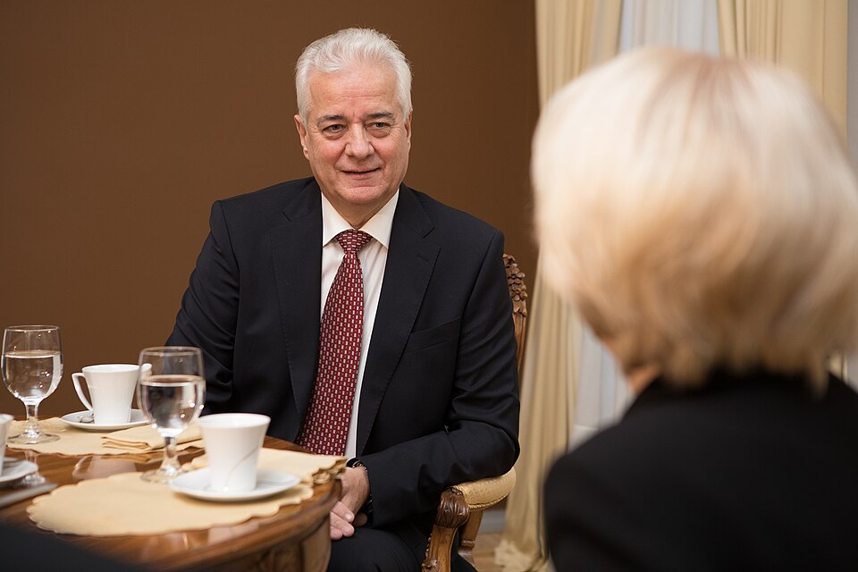 Vēstnieks