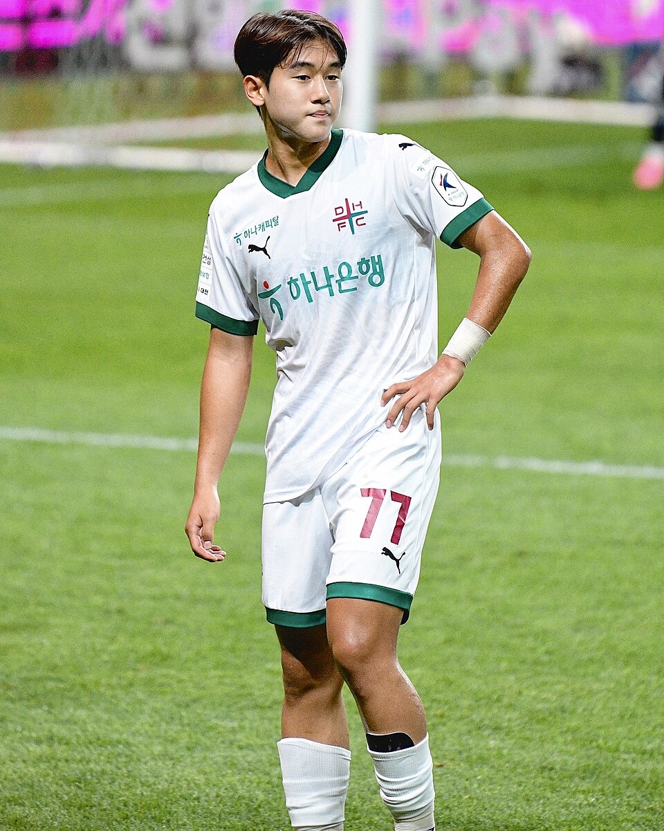 Yoon Do Young