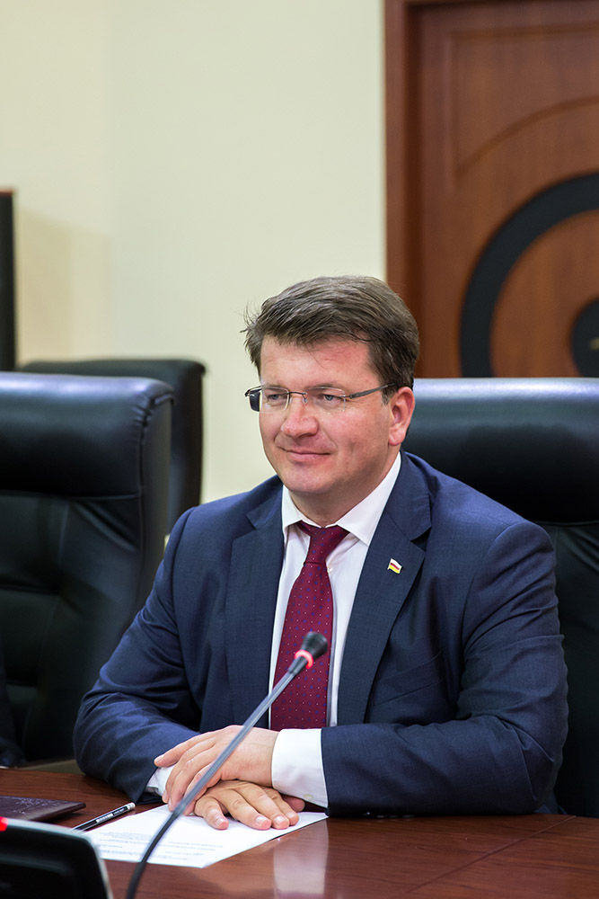 Zhanna Kan